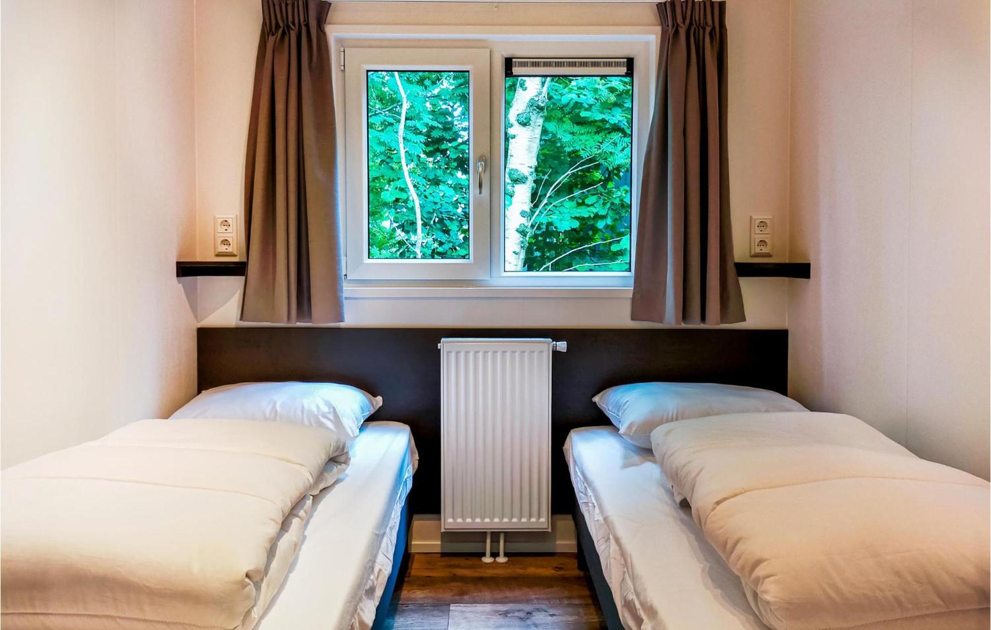 Chalet 84 Oosterwolde  Esterno foto